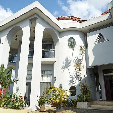 Seddo Guest House Абиджан Екстериор снимка